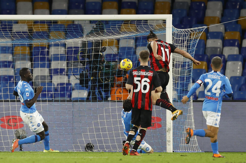 Dva gola pa povreda vođe Milana u Napulju, Foto: REUTERS