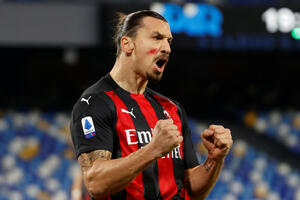 Zvanično: Ibrahimović produžio ugovor sa Milanom