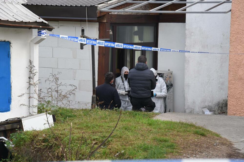 Sa uviđaja nakon što je pronađeno tijelo Pavićevića, Foto: Savo Prelević