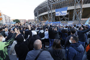 Zvanično: Napulj dobio stadion "Dijego Armando Maradona"