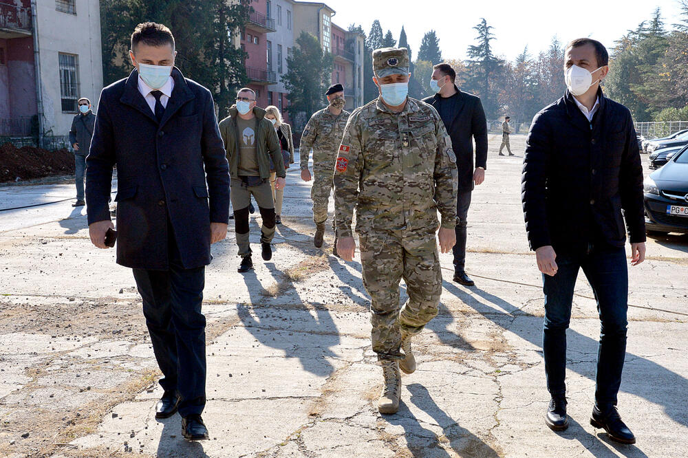 Bošković u posjeti kasarni, Foto: Ministarstvo odbrane