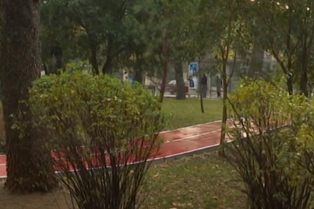 Staza prolazi kroz park, Foto: Printscreen