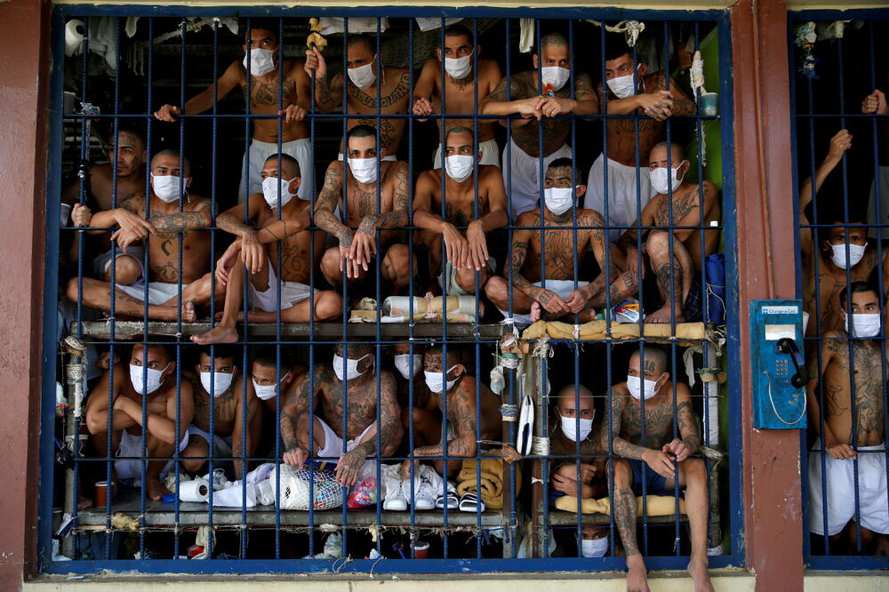 Članovi bandi u zatvoru u El Salvadoru u septembru