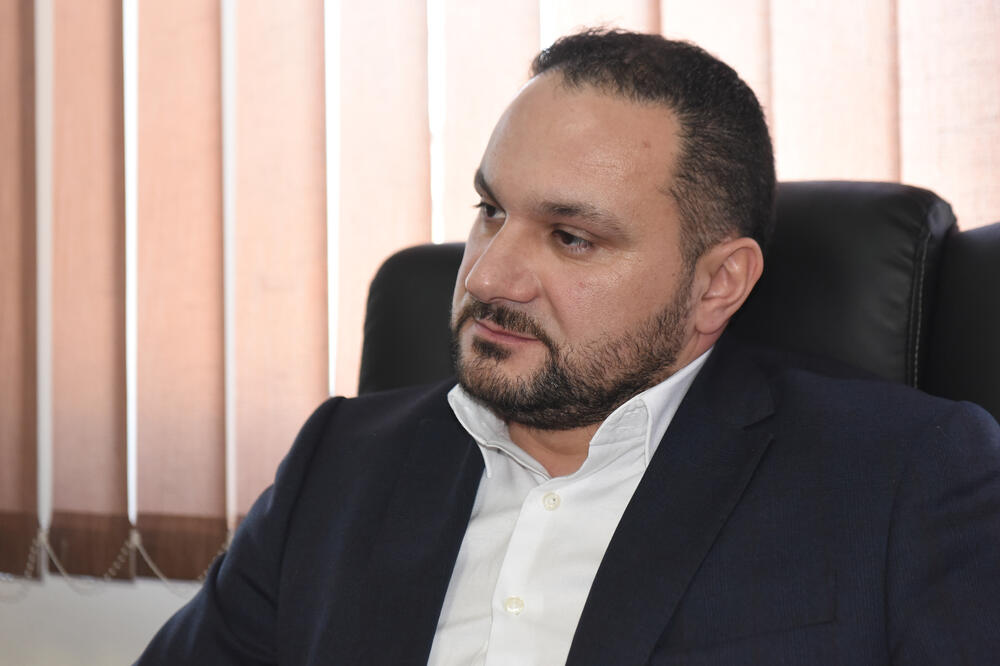 Grbović ne odgovara na brojna pitanja “Vijesti”, Foto: Savo Prelević