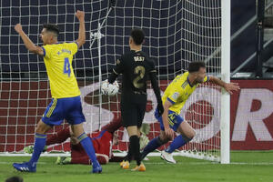 Krah Barselone: Bizarne greške, poraz od Kadiza, 12 bodova manje...