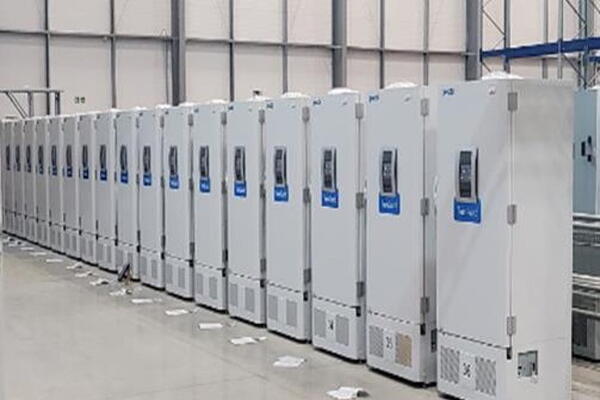 Vakcina protiv koronavirusa se distribuira britanskim bolnicama:...