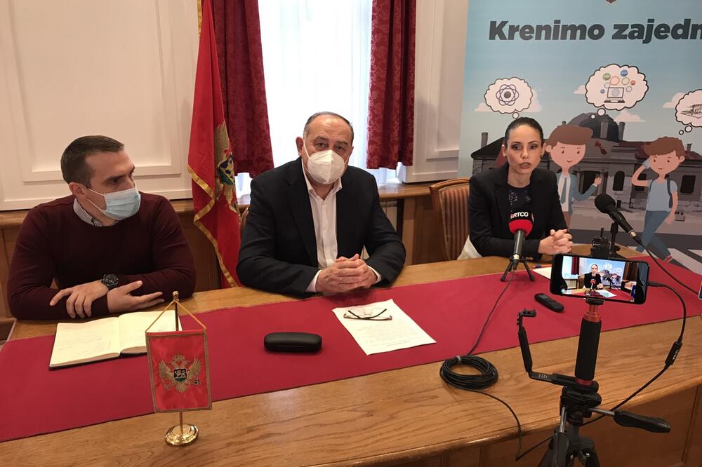 Sa pres konferencije, Foto: Svetlana Mandić