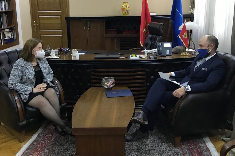 Rajzing Rajnke i Radulović, Foto: Twitter/USAmbMNE