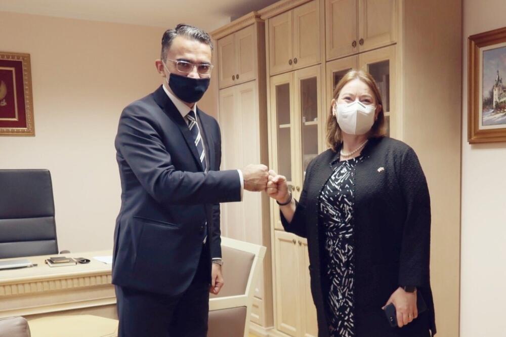 Leposavić i Rajzing Rajnke, Foto: twitter.com/USAmbMNE