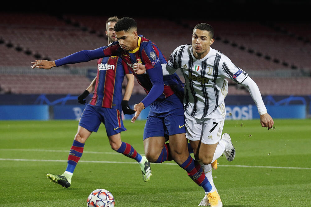 Arauho ruši Ronalda, Foto: Reuters