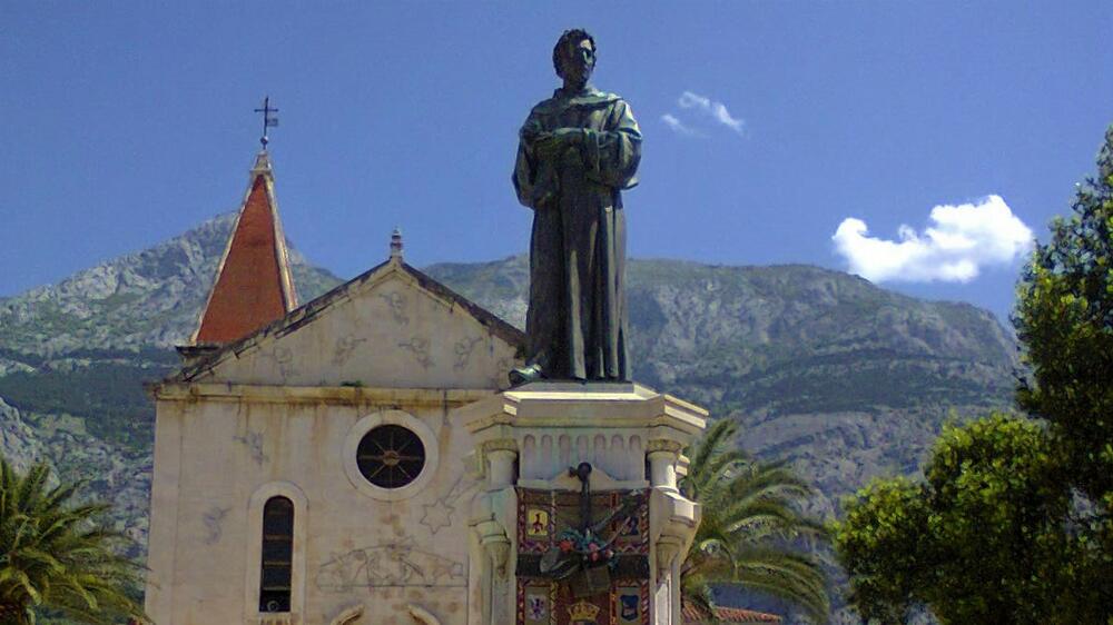 Spomenik Andriji Kačiću Miošiću