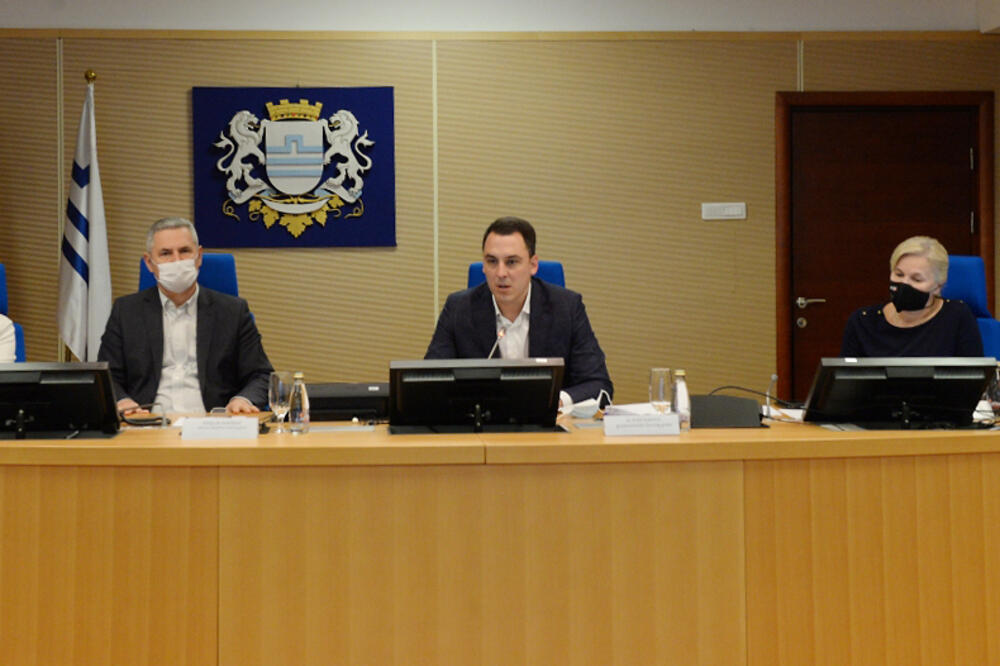 Vuković (drugi zdesna), Foto: PG Biro