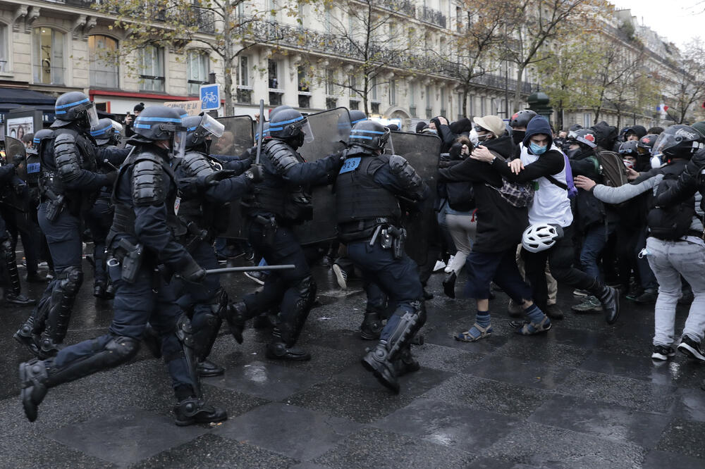 Sa demonstracija u Parizu, Foto: AP