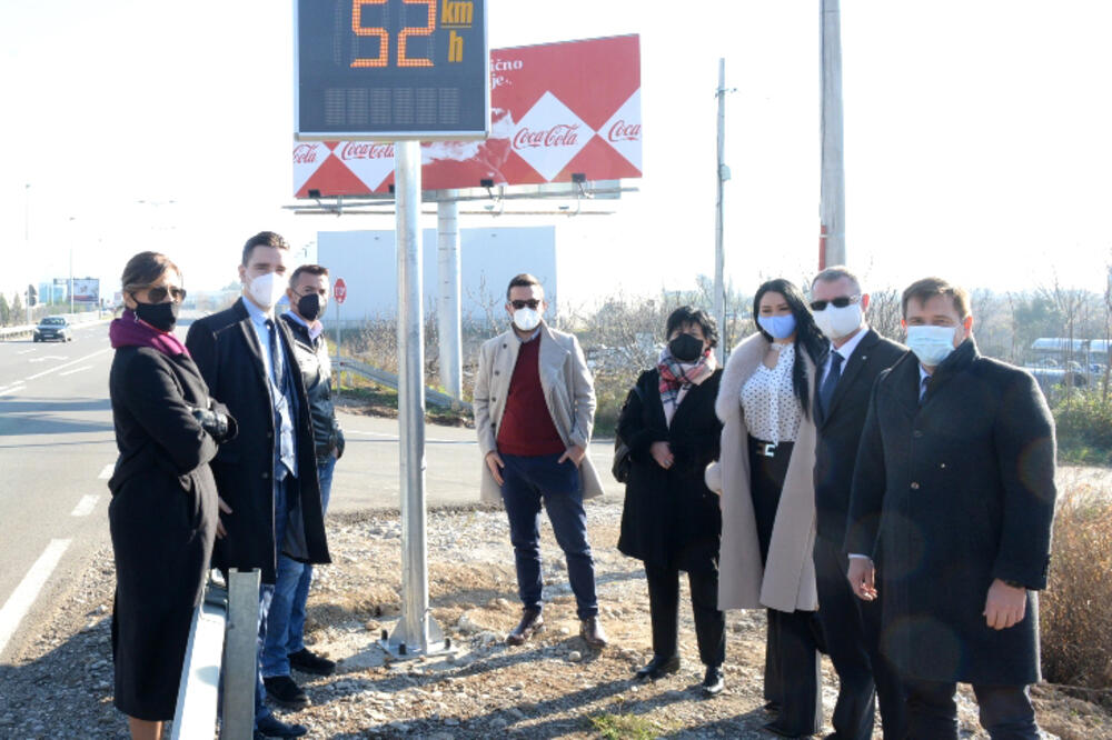 Podgorica dobila panel za mjerenje brzine vozila, Foto: PG Biro