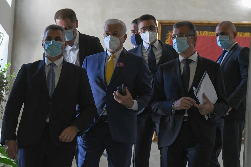 DPS zakonom zacementirao državnu upravu, Foto: Savo Prelević