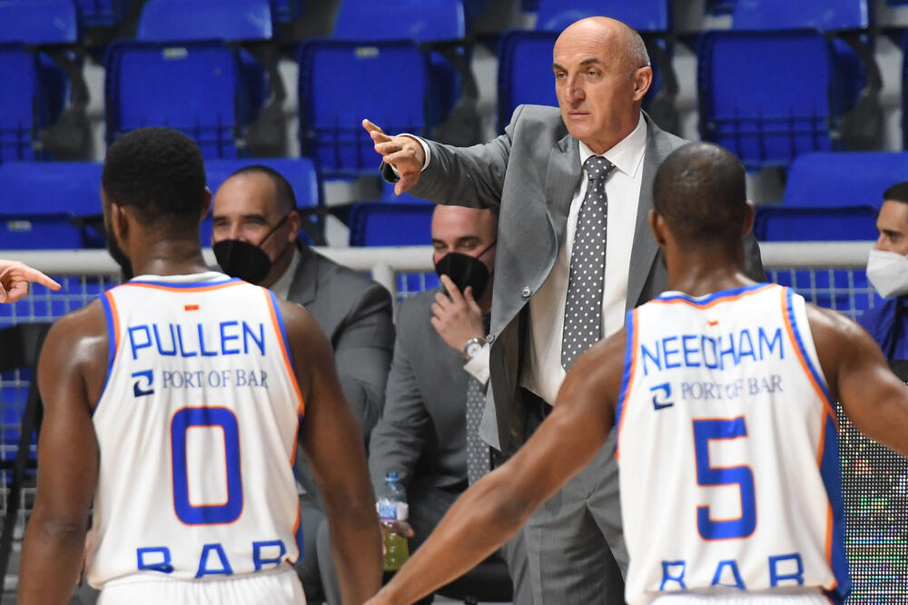 Pavićević na večerašnjem meču, Foto: Savo Prelević