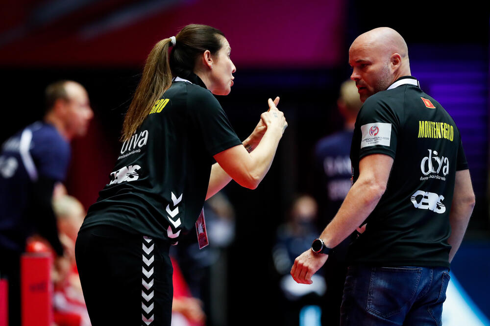 Bojana Popović i Kim Rasmusen na utakmici sa Danskom, Foto: Uroš Hočevar/kolektiff