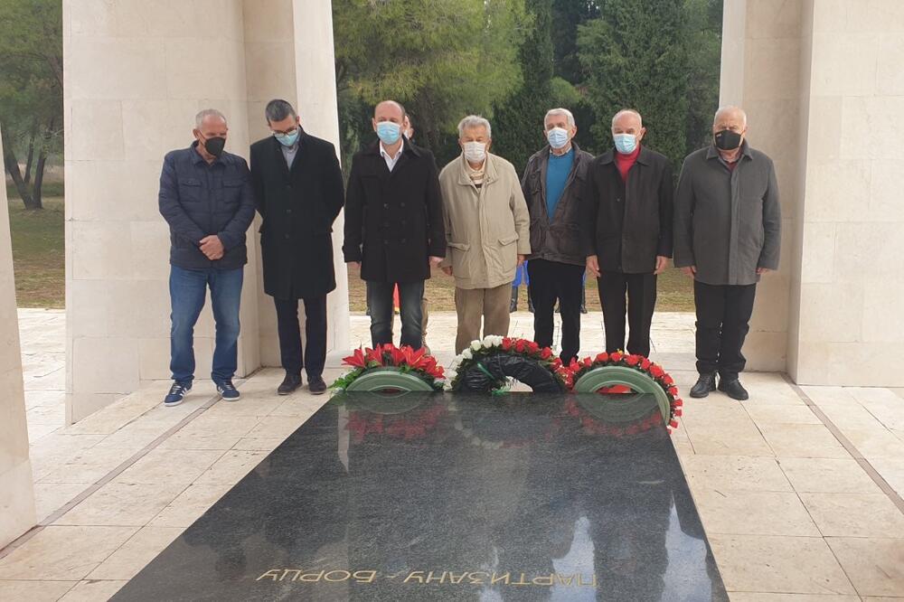 Sa polaganja vijenaca, Foto: DNP