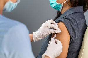 Joksimović: Vakcinisana osoba se može zaraziti, ali ima dobre...