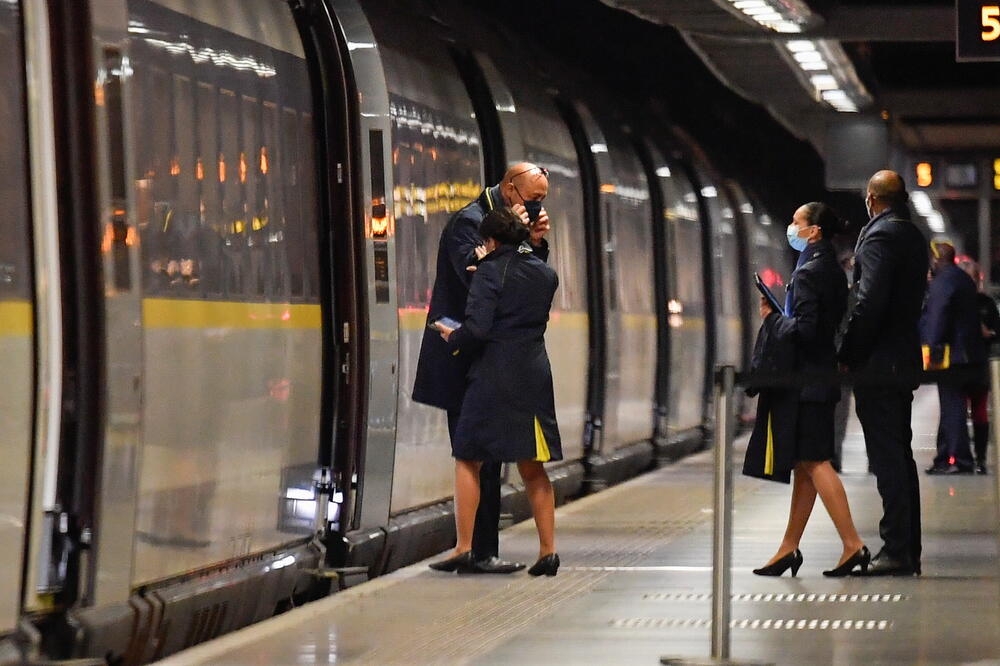 Većina država od ponoći je zabranila ulazak putnika iz Britanije, Foto: Reuters