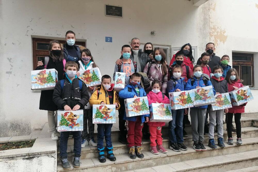 Sa dodjele poklona, Foto: MZ Župa