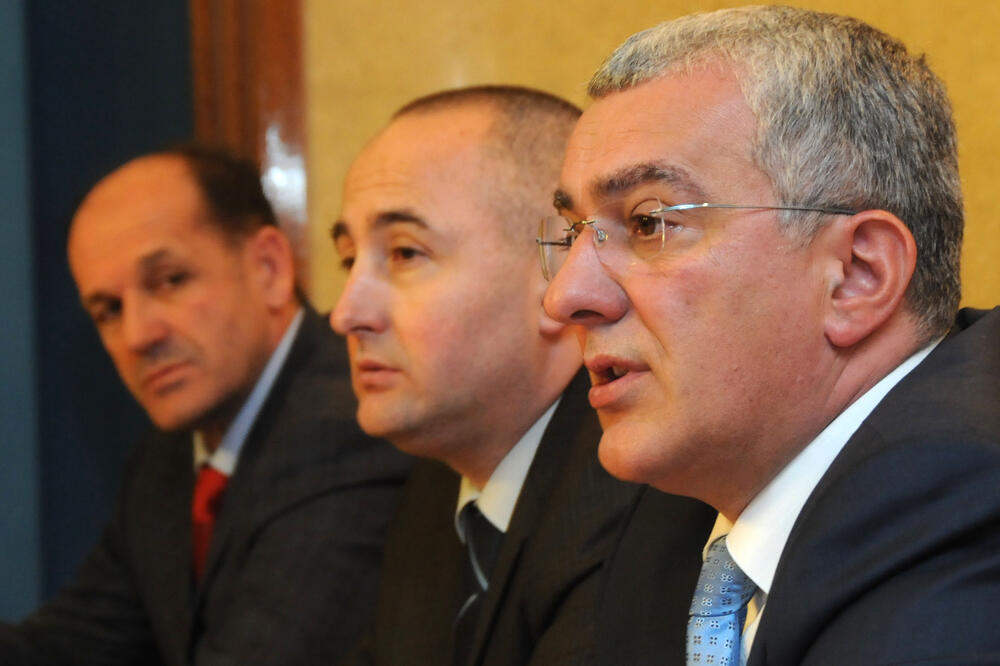 : Prije Mandića, ASK potvrdila da je i Zečević (skroz lijevo) prekršio zakon, Foto: Luka Zeković