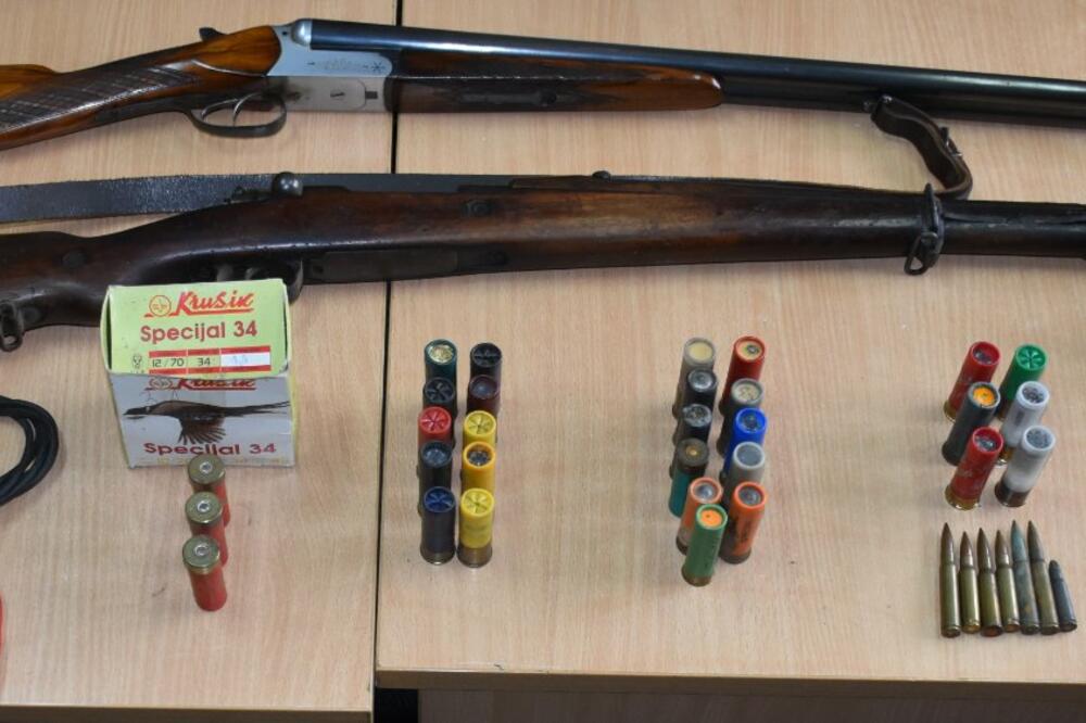 Oružje i municija oduzeti od Nikšićanina, Foto: Uprava policije