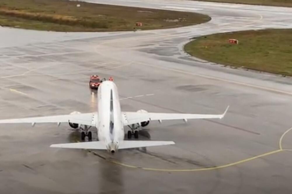 Danas na aerodromu u Tivtu, Foto: Screenshot/Youtube