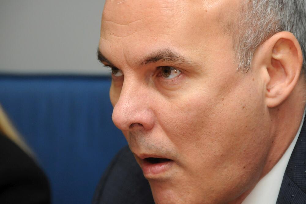 Statis, Foto: Boris Pejović