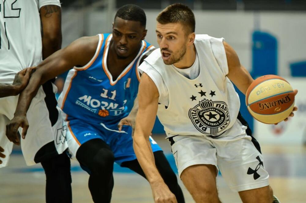 Gordić u duelu sa Vajthedom, Foto: ABA liga