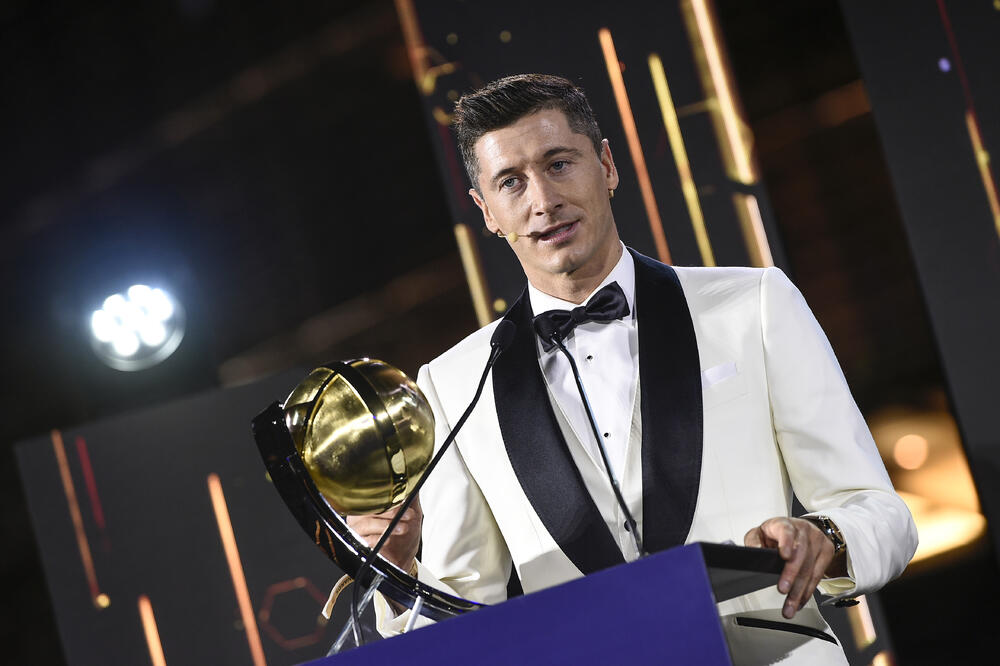 Robert Levandovski sa nagradom, Foto: Reuters