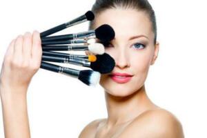 Sedam mitova o šminkanju: Vrijeme je da ih odbacite