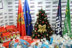 URA: Novogodišnji paketići djeci iz socijalno ugroženih porodica...