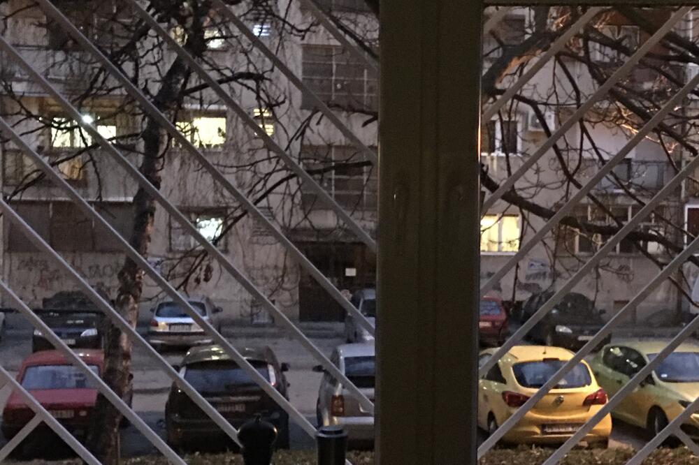 Pogled kroz prozor, Foto: D. Dedović