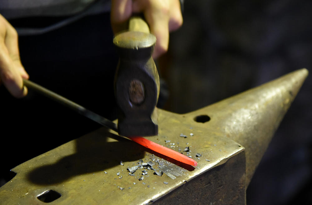 <p>Staropodgoričanin Nijazim Alković ni u sedmoj deceniji ne odustaje od zanata predaka, a raduje se što će mu se uskoro i sin pridružiti</p>