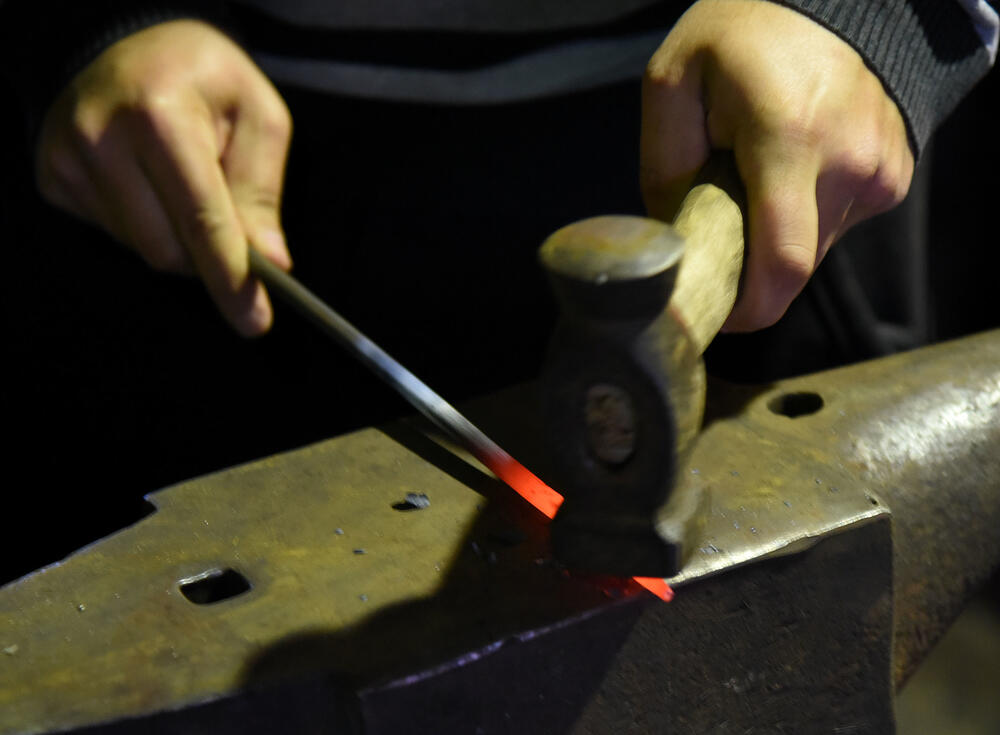 <p>Staropodgoričanin Nijazim Alković ni u sedmoj deceniji ne odustaje od zanata predaka, a raduje se što će mu se uskoro i sin pridružiti</p>