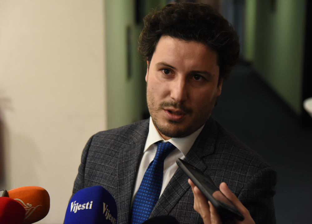 Rzgovor sa privrednicima u dvije grupe: Abazović