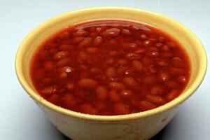 Bijes i negodovanje zbog šestočasovne lekcije o otvaranju konzerve...