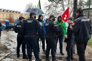 Policija spriječila incident ispred Cetinjskog manastira