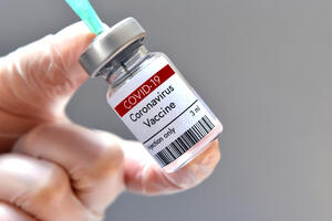 Kalifornija traži povlačenje vakcina Moderne zbog velikog broja...