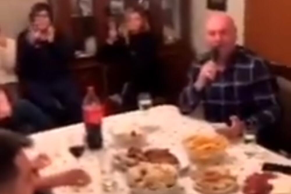 Sa slavlja, Foto: Screenshot