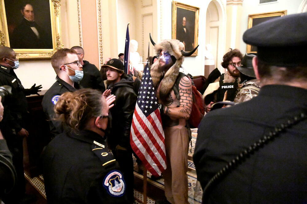 Trampove pristalice prilikom upada u Kongres 6. januara, Foto: Reuters