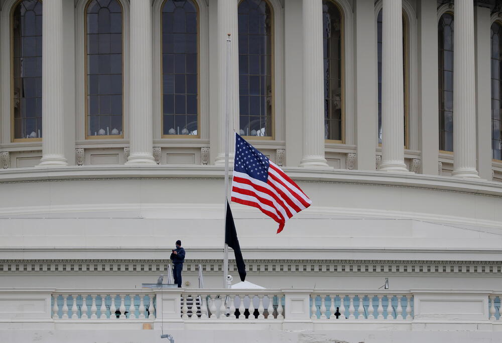 Zgrada Kapitola juče