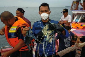 Indonezija: Avion sa 62 osobe se srušio u more