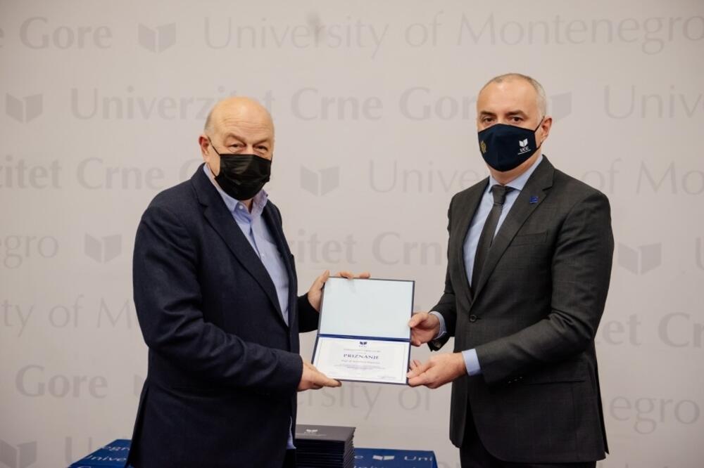 Svetislav Popović i prof. dr Danilo Nikolić, rektor Univerziteta Crne Gore, Foto: Twitter