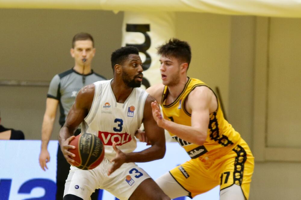 Melvin Edžim na meču sa Splitom, Foto: Split/Ivica Čavka