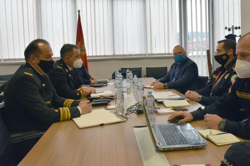 Sa sastanka, Foto: Uprava policije