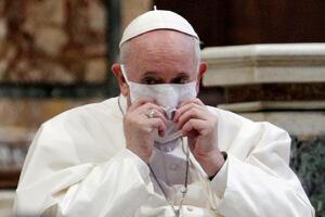 Papa Franjo primio vakcinu protiv koronavirusa