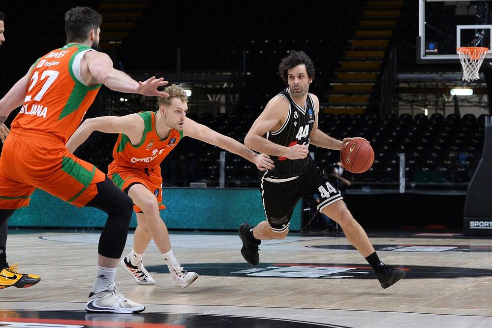Teodosić na večerašnjem meču, Foto: Virtus - Giulia Pesino