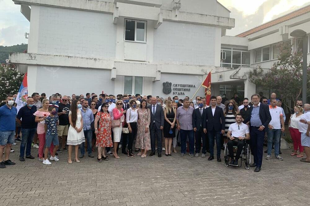 Predstavnici pobjedničke izborne liste u Budvi, Foto: Vuk Lajović